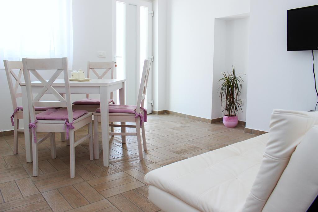 Apartments Palma Sibenik Bilik gambar