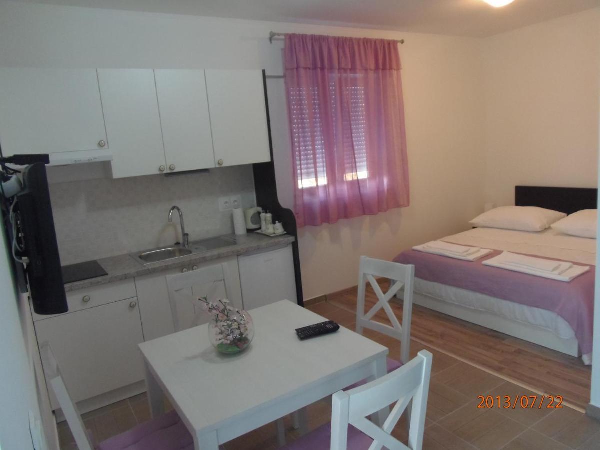 Apartments Palma Sibenik Bilik gambar